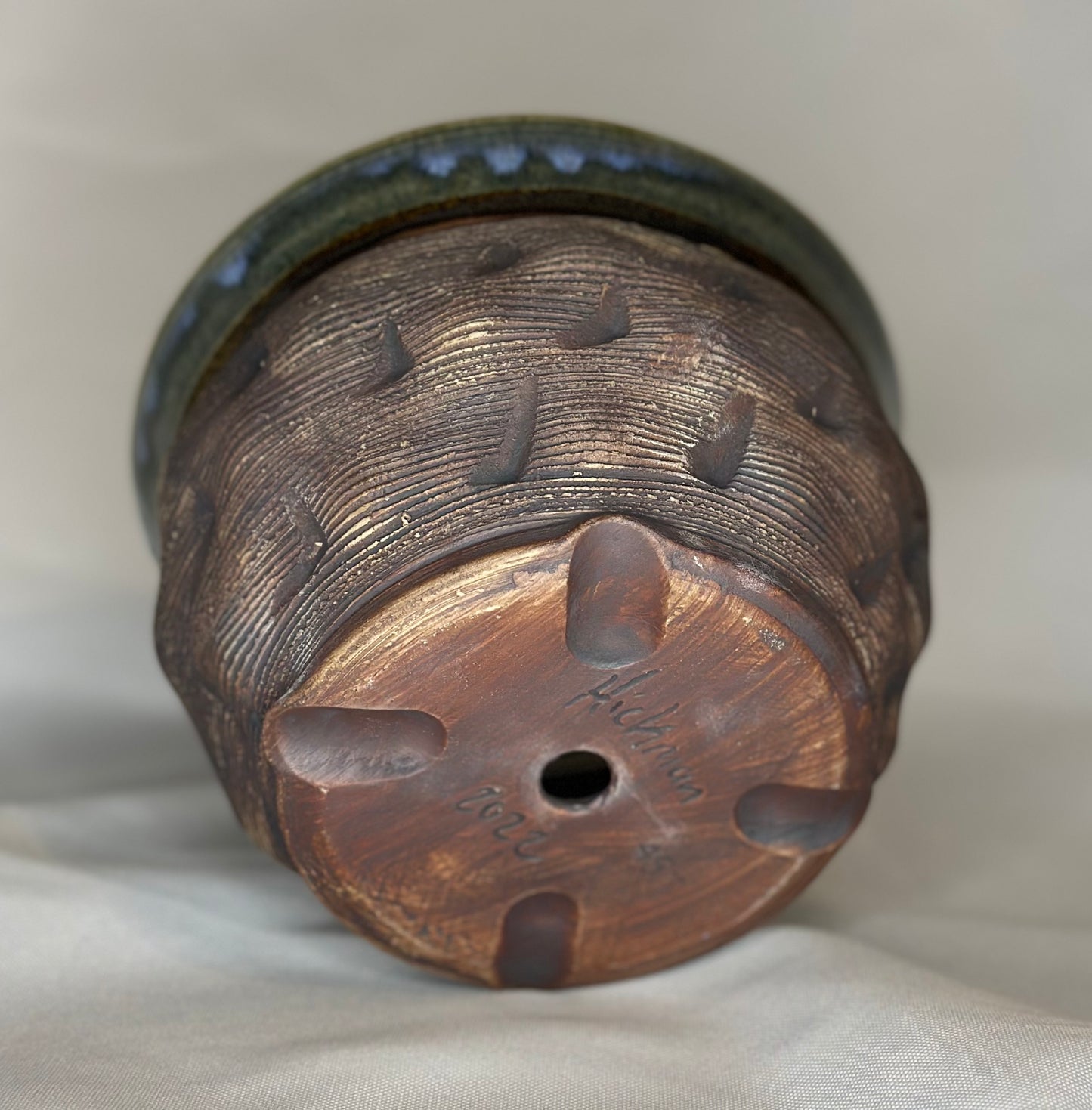 Gilded Ridge - 7” Flowerpot